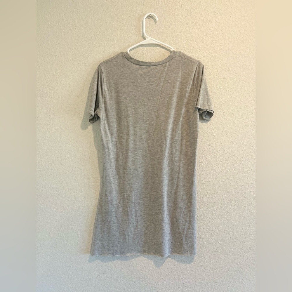 Womans basic gray tee. - Picture 2 of 2